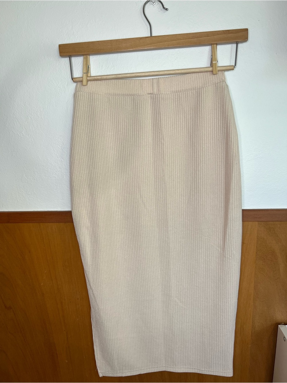 Skirt - Picture 2 of 4